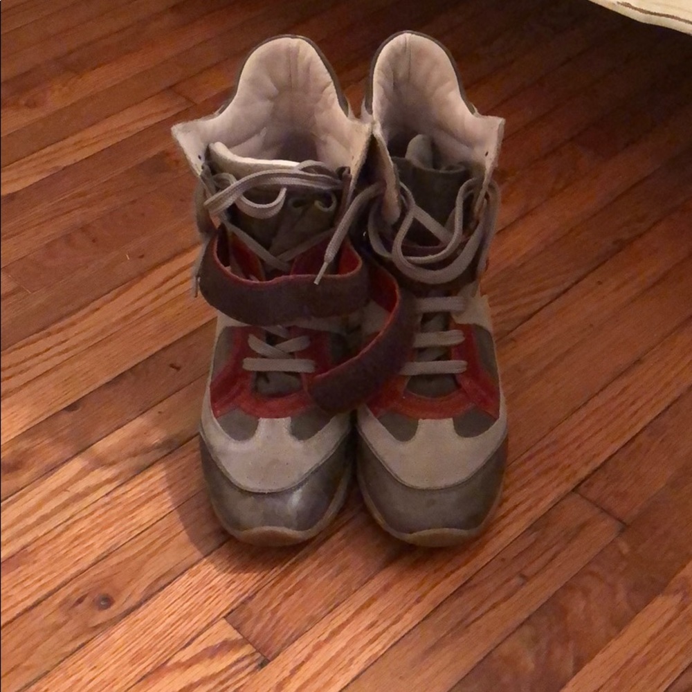 Platform sneakers